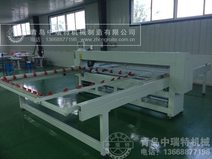 電腦（nǎo）絎縫機